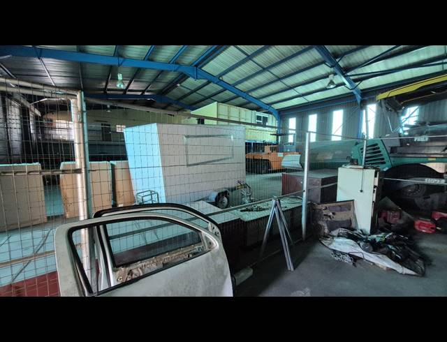 1,900M² FACTORY TO LET IN MOREHILL